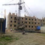 Resource-sharing technologies in construction of low-roof buildings